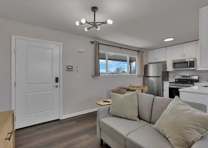 Apartamento Steps From Downtown Parking *